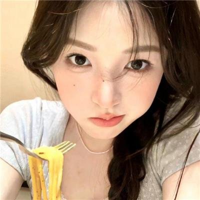 女孩爱跑步